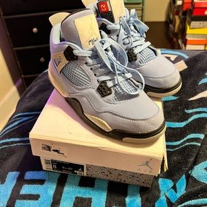Jordan 4 unc